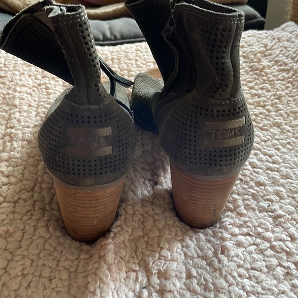 TOMs Olive Green Heel Open Toe Booties Size 11 - Picture 3 of 5